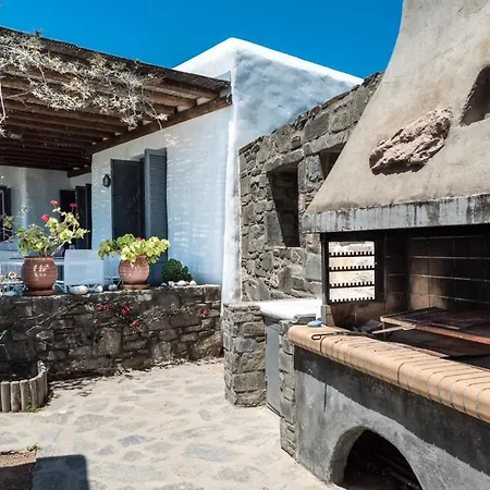 Holiday home 3 Bedrooms House At Isterni 500 M Away From The Beach With Sea View Shared Pool And Balcony Parikia (Paros)