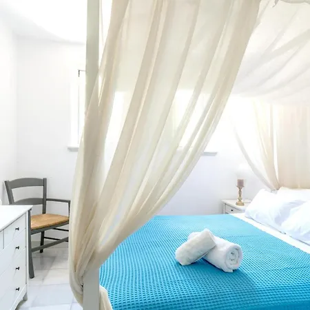 3 Bedrooms House At Isterni 500 M Away From The Beach With Sea View Shared Pool And Balcony Holiday home Parikia (Paros)