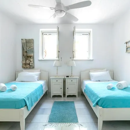 Holiday home 3 Bedrooms House At Isterni 500 M Away From The Beach With Sea View Shared Pool And Balcony