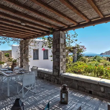 Holiday home 3 Bedrooms House At Isterni 500 M Away From The Beach With Sea View Shared Pool And Balcony Parikia (Paros)