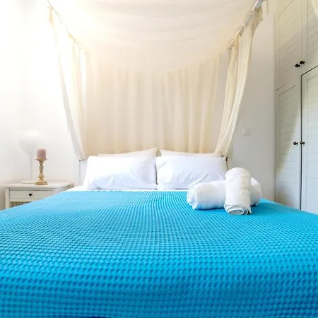 Holiday home 3 Bedrooms House At Isterni 500 M Away From The Beach With Sea View Shared Pool And Balcony Parikia (Paros)